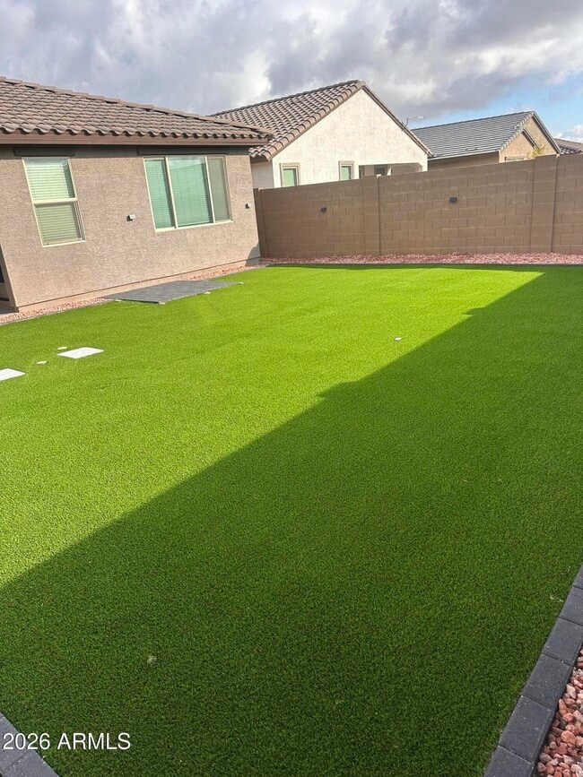 Foto del edificio - 19449 W Pierson St