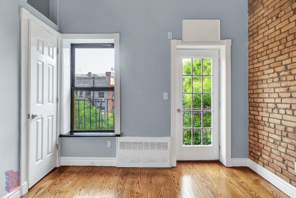 Foto principal - 521 E 5th St