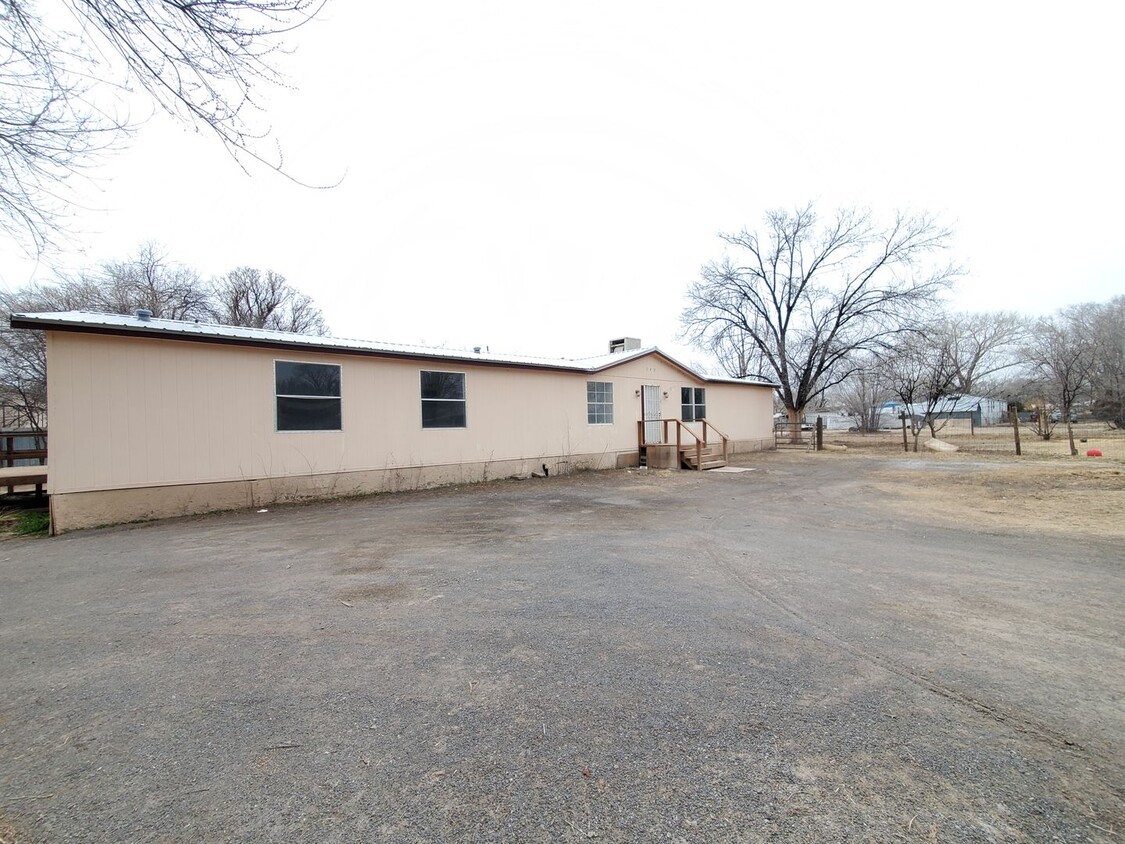 Primary Photo - 4 Bed, 3 Bath Home Available in Bosque Farms!