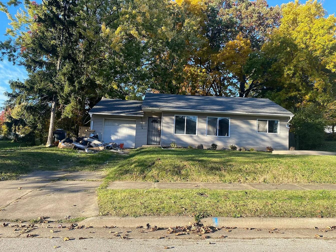 933 Russell Ave Akron, OH 44307 – photo 1