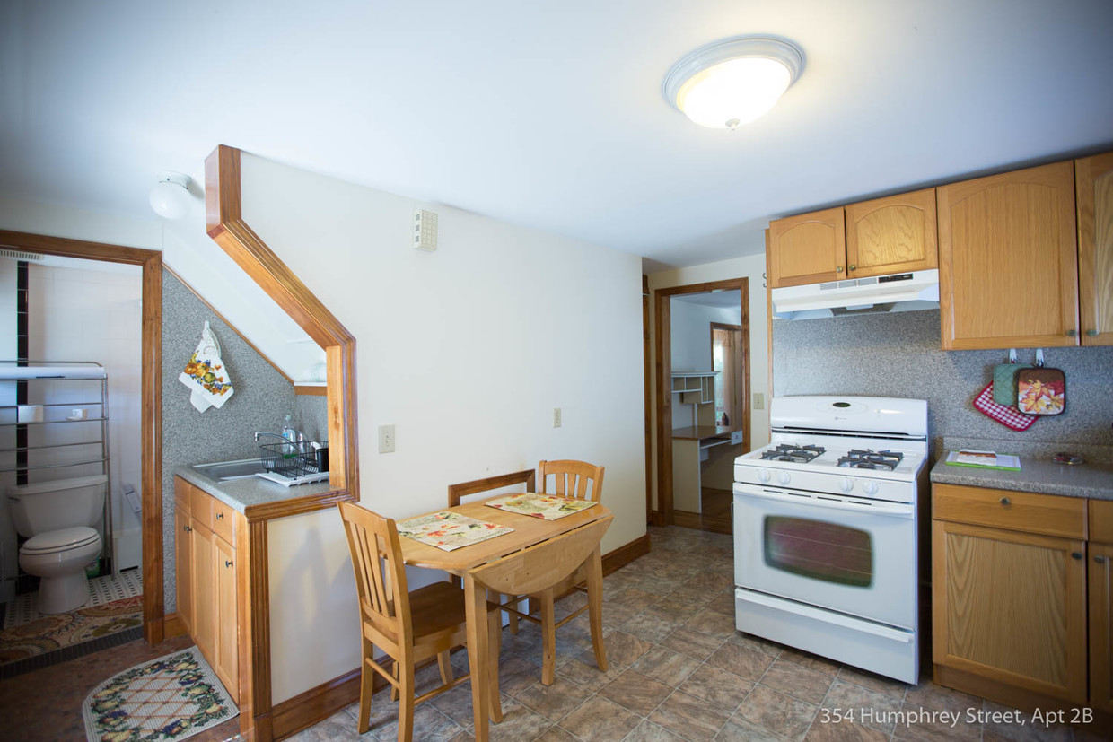 Kitchen - 354 Humphrey St