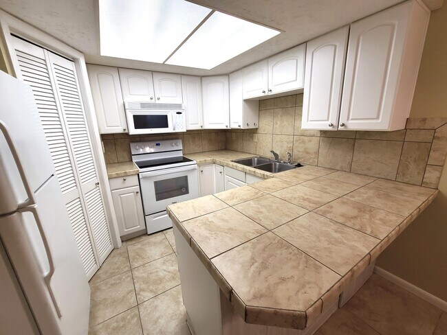 Foto del edificio - 4139 Cedar Creek Cir
