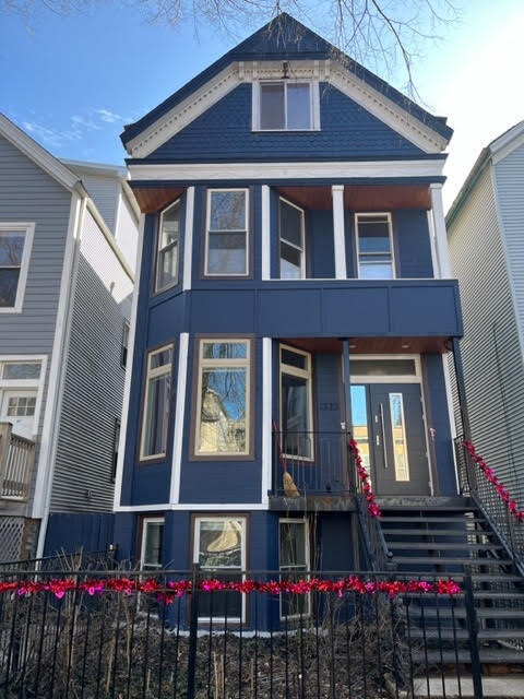 Building Photo - 1323 W Barry Ave
