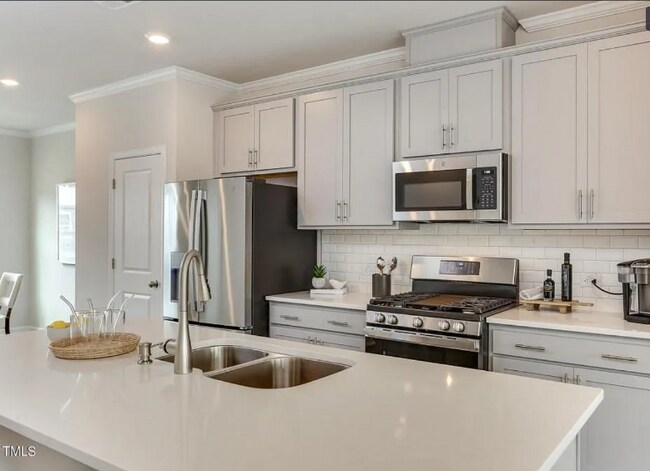 Building Photo - 334 Leland Crst Dr