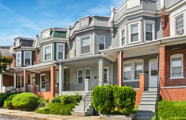 Building Photo - BEAUTIFULLY RENOVATED Home!