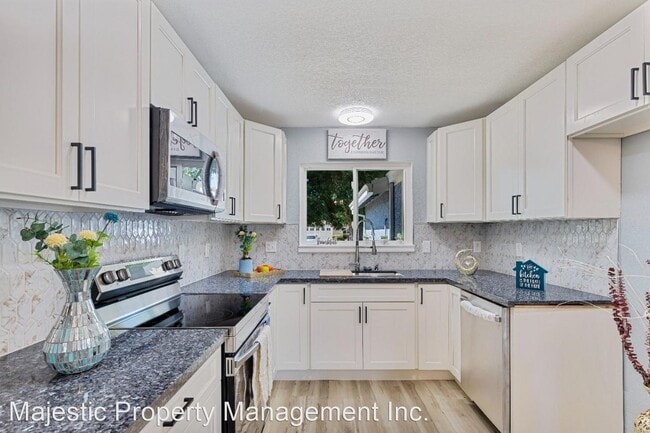 Building Photo - 4 br, 3 bath House - 2628 Cypress Ave