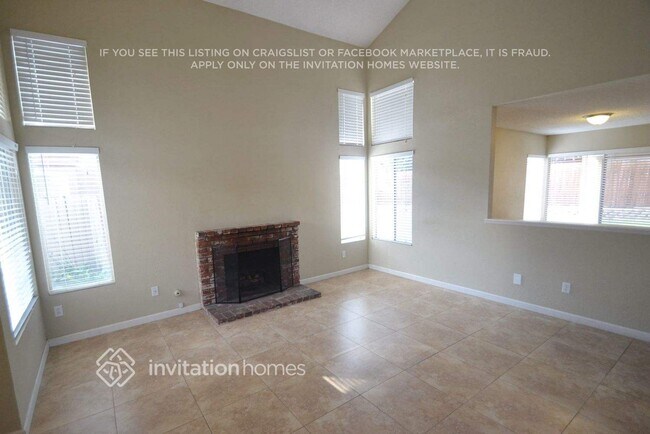 Foto del edificio - 16371 Hazelwood Ct