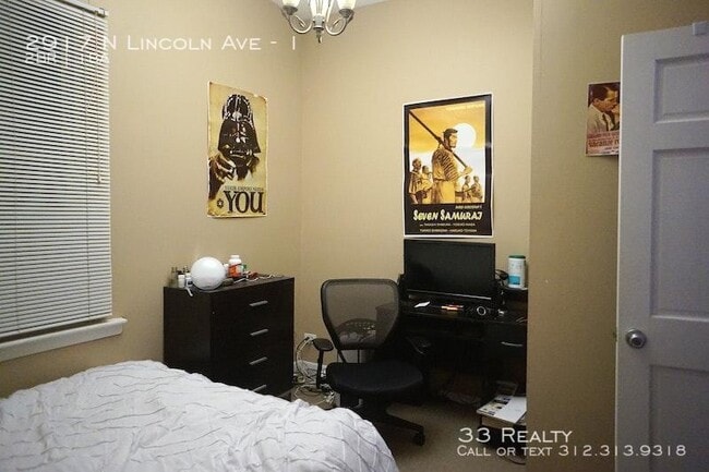 Building Photo - 2 Bedroom + Den Apartment in Lakeview