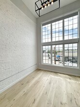 Building Photo - 32 Main St
