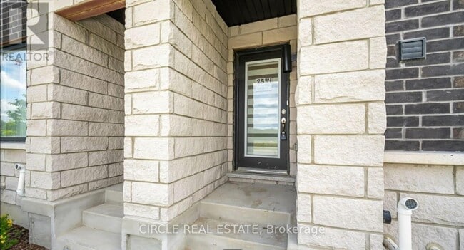 Building Photo - 2594 Castlegate Crossing