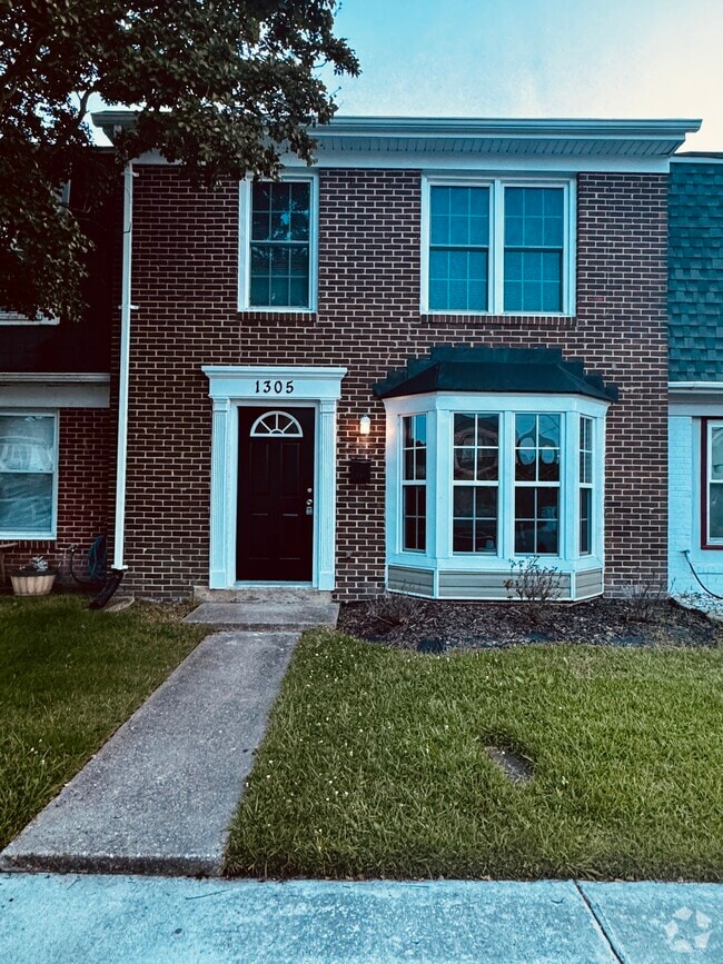 Building Photo - 1305 White Birch Ln