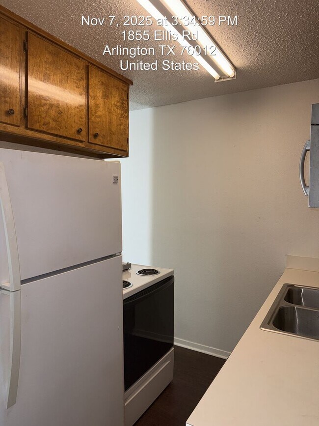 Foto del edificio - 1855 Ellis Rd