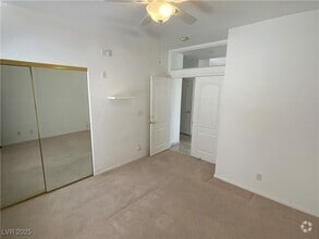 Building Photo - 3030 Cooper Creek Dr