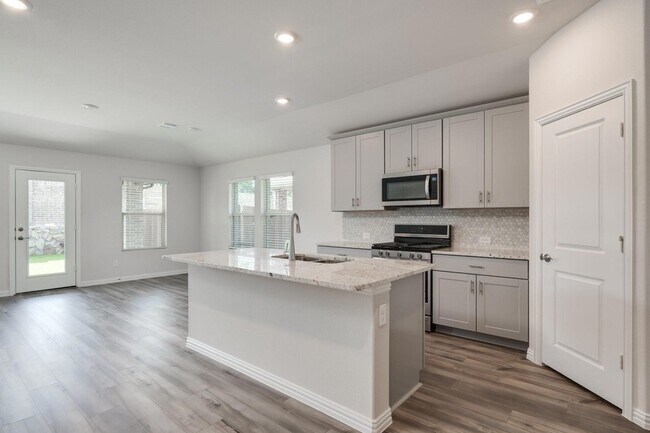 Building Photo - 207 Mountain Meadow Ln