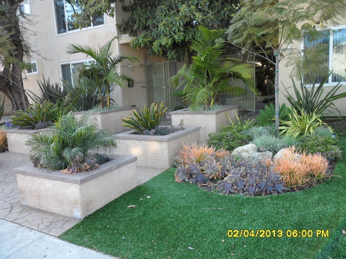 Primary Photo - 12301 Pacific Ave
