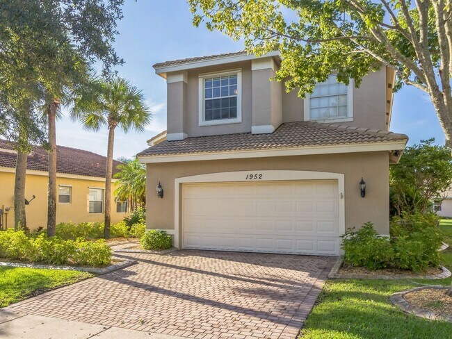 Building Photo - 5 Bedroom Single Family Home in Highly Cov...