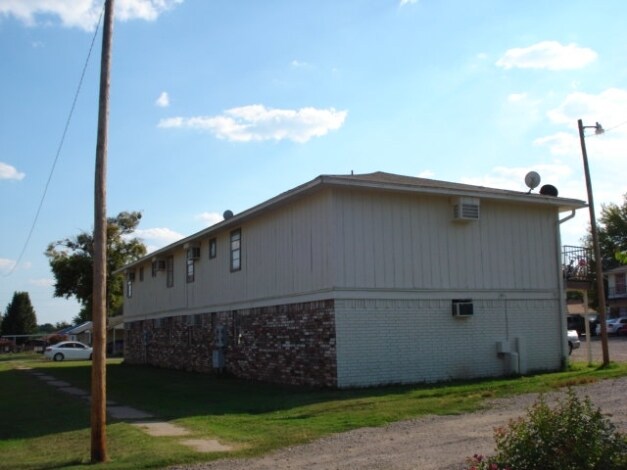 Building Photo - 3711 Birnie Ave