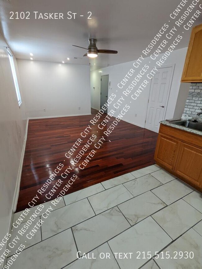 Foto del edificio - 2102 Tasker St