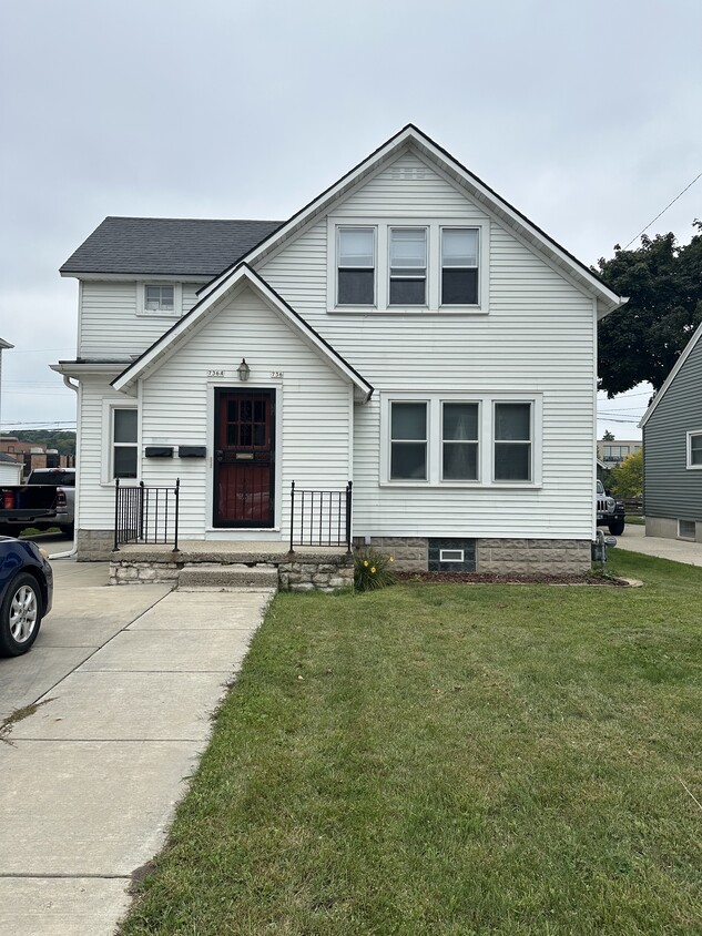 Primary Photo - 736 S 2nd Ave