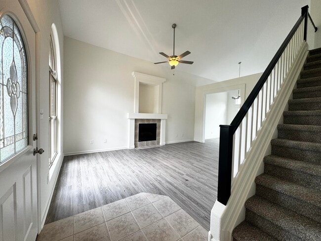 Building Photo - 409 Ella Rae Ln