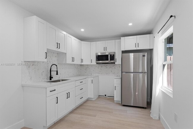 Building Photo - 2610 NW 83rd Ave