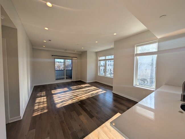 Foto del edificio - 1500 N American St