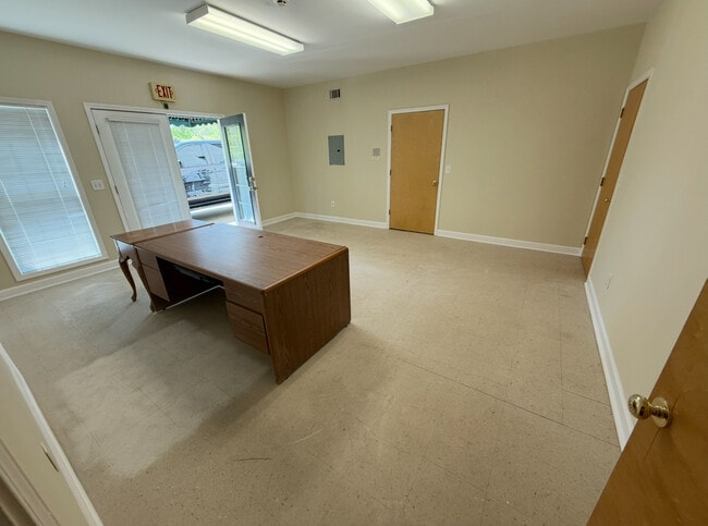 Building Photo - 112 Zelkova road