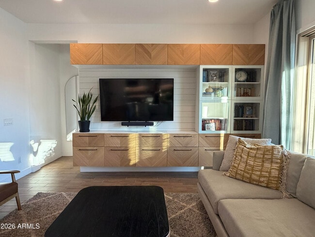 Foto del edificio - 10849 E Thunderbolt Ave