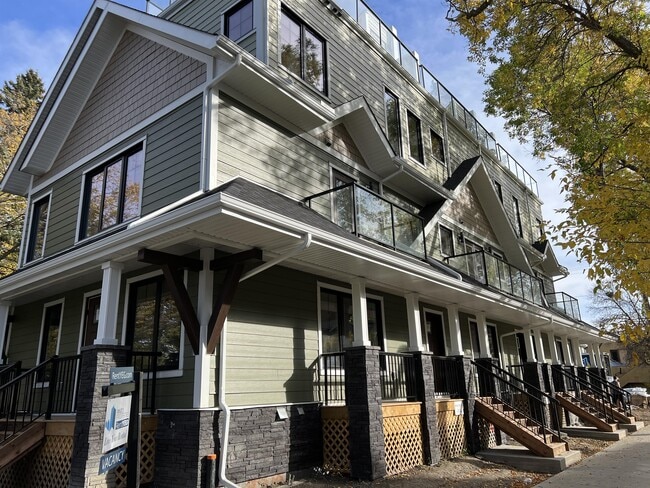 Building Photo - 8719-8110 110 St NW