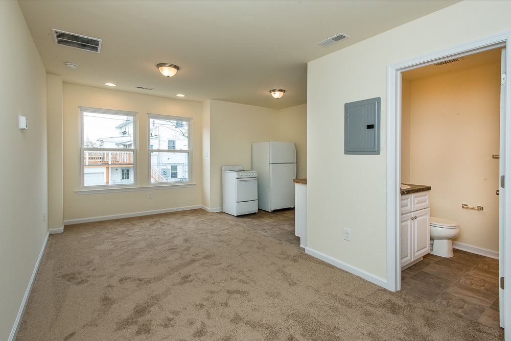 Primary Photo - 64 N Laclede Pl