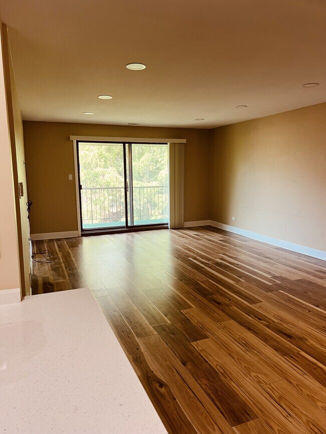 Foto del edificio - 7510 Farmingdale Dr
