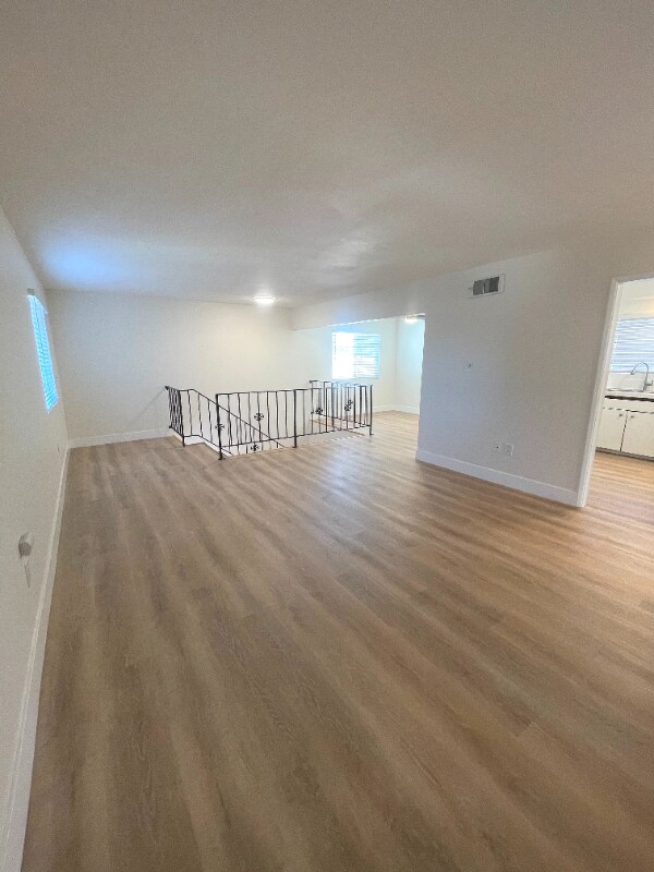 Foto del edificio - 563 S Fashion Park St