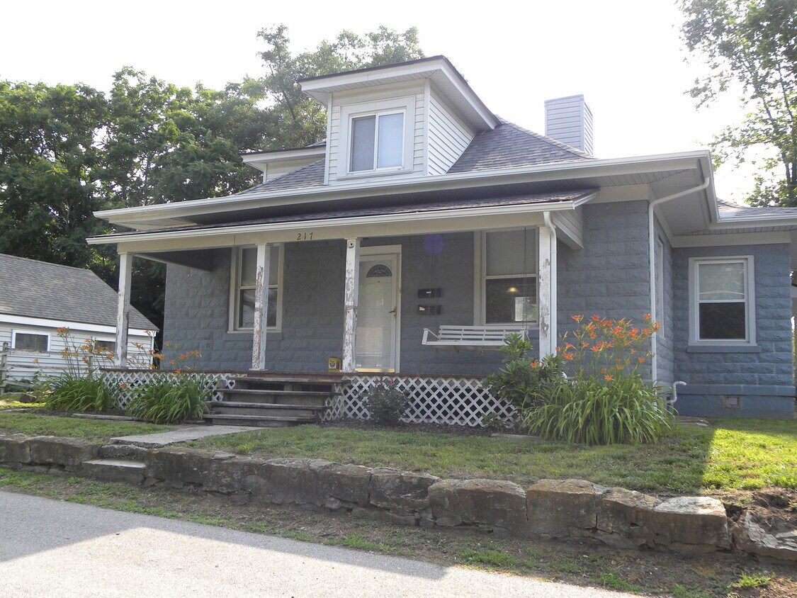 Primary Photo - 217 Winner St