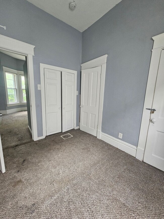 Building Photo - There is a $25 application fee and everyon...