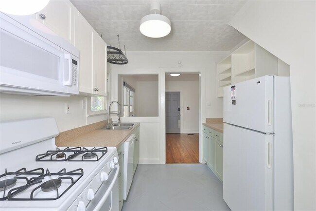 Foto del edificio - 340 Moffett Ct N