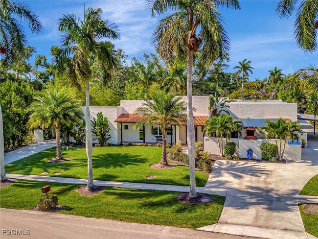 Building Photo - 1291 Caloosa Dr