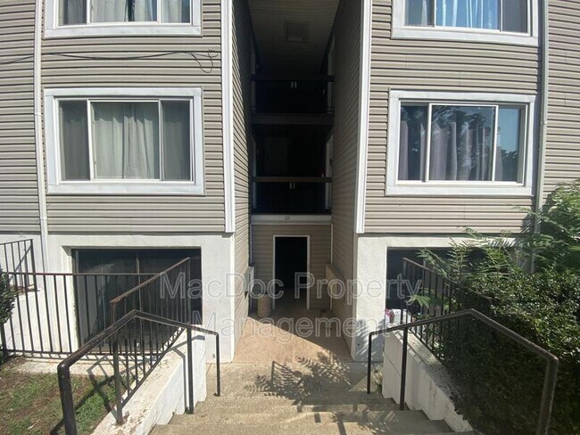 Building Photo - 111 Berry St