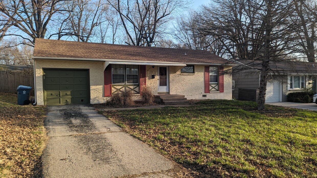 Foto principal - 2222 W 74th Ter