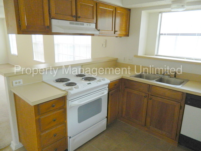 Building Photo - 309 Shady Valley Dr
