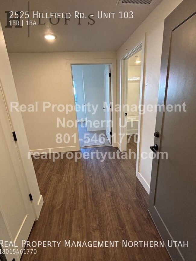 Foto del edificio - 2525 N Hill Field Rd