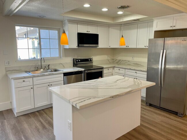 Foto del edificio - 6034 Centurion Cir