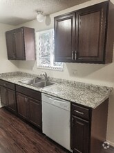 Building Photo - 228 Glenda Dr