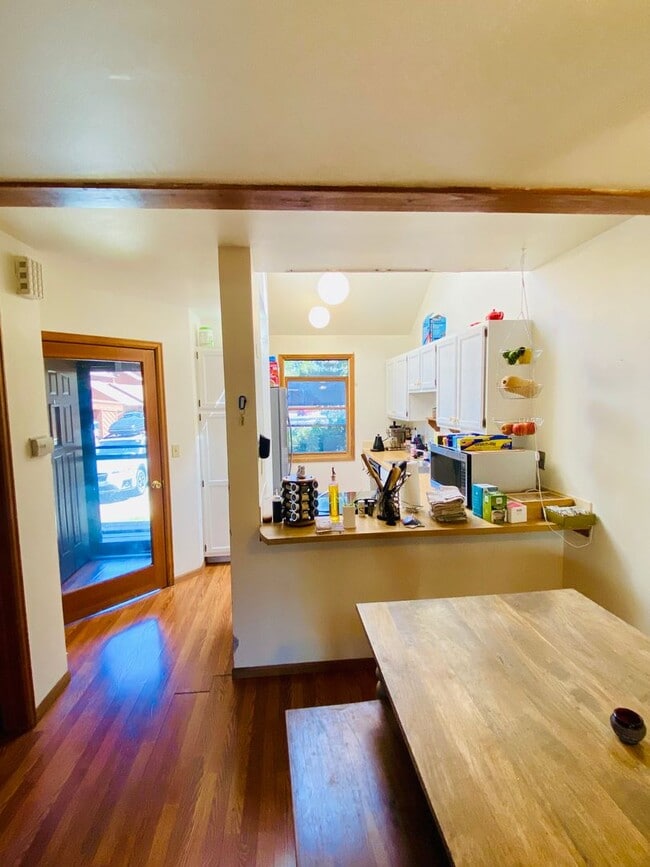 Building Photo - Fun and Funky Tri-Level Townhouse in Northeast Boulder, CO
