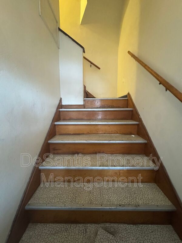 Foto del edificio - 212 N Highland Ave