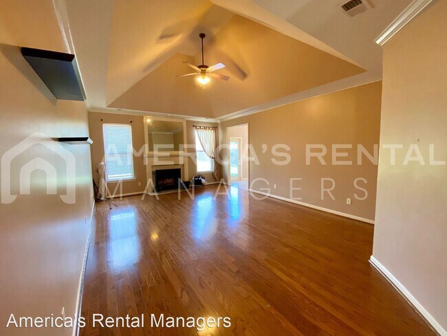 Foto del edificio - 3 br, 2 bath House - 1127 Avalon Drive