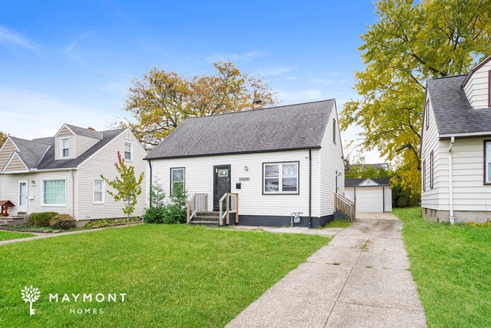 12426 Shady Oak Blvd Garfield Heights, OH 44125 – photo 2
