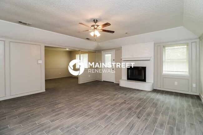 Building Photo - 4 Bedroom Pet-Friendly Home in North Richl...