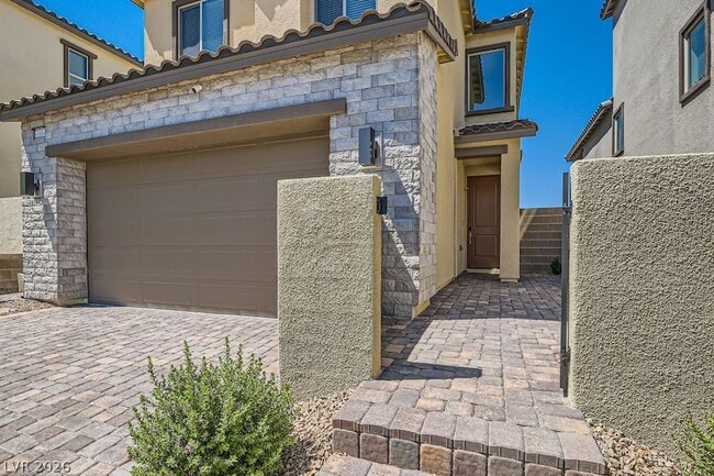 Building Photo - 11604 Desert Hollow Avenue