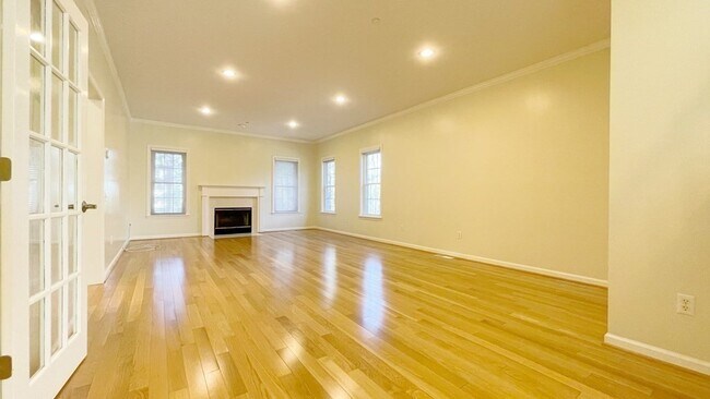 Building Photo - 171 Bishops Forest Dr
