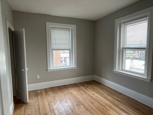 Foto del edificio - 10 Glenville Ave